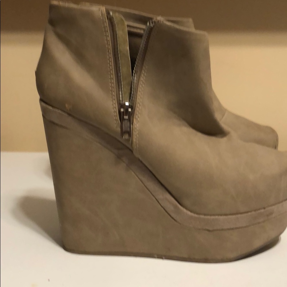 Swayed booties...
